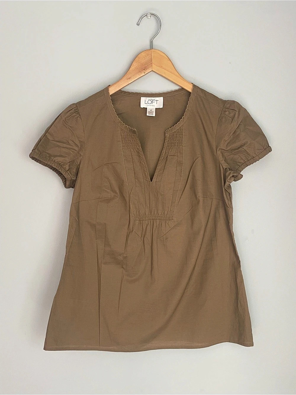 Ann Taylor LOFT 100% Cotton Smocked V-Neck Taupe Tunic | Y2K Corporate Chic